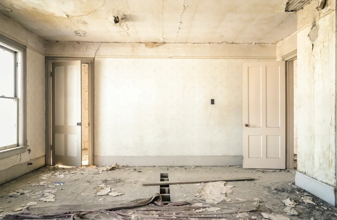 Waste disposal crew managing a cleanout project in Boaz